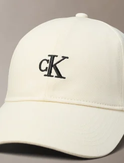 Baseballpet met geborduurd monogram