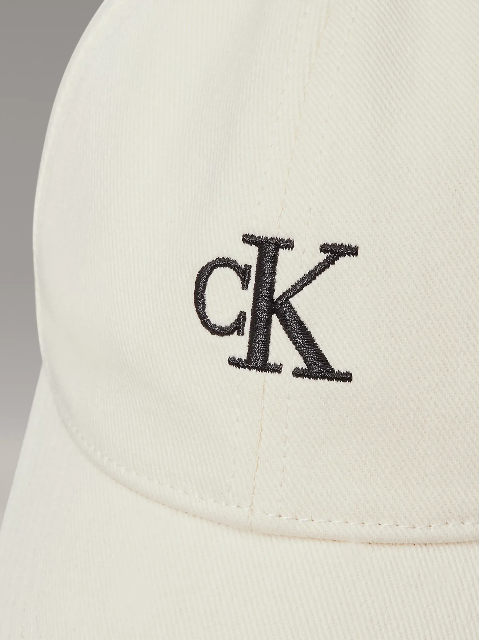 Baseballpet met geborduurd monogram