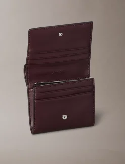 Bifold portemonnee met monogram in reliëf