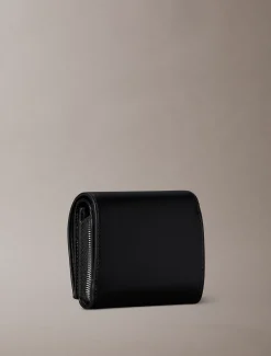 Bifold portemonnee met monogram in reliëf