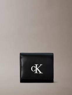 Bifold portemonnee met monogram in reliëf