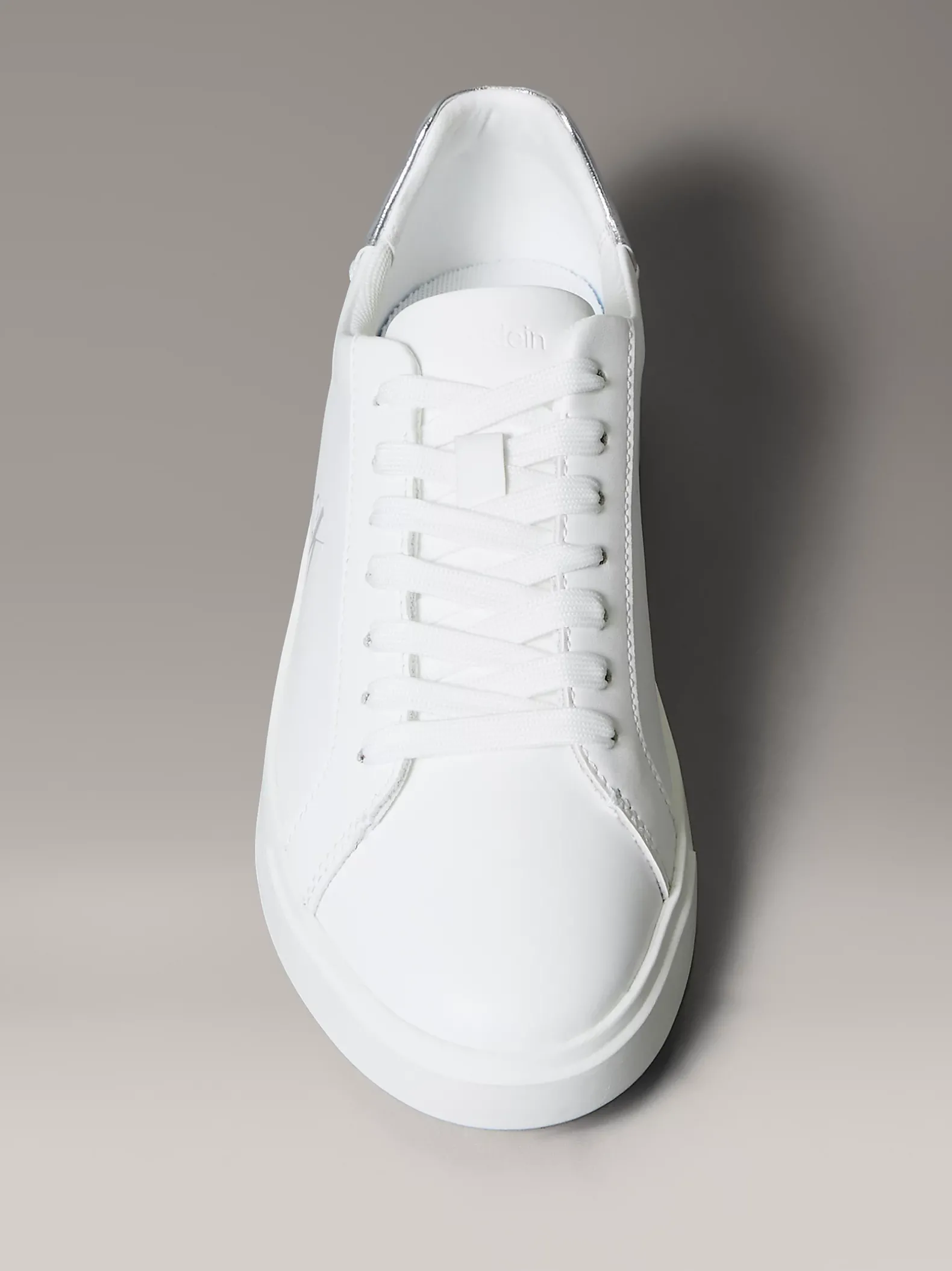 Brooke - Leren sportschoenen met zilveren tab