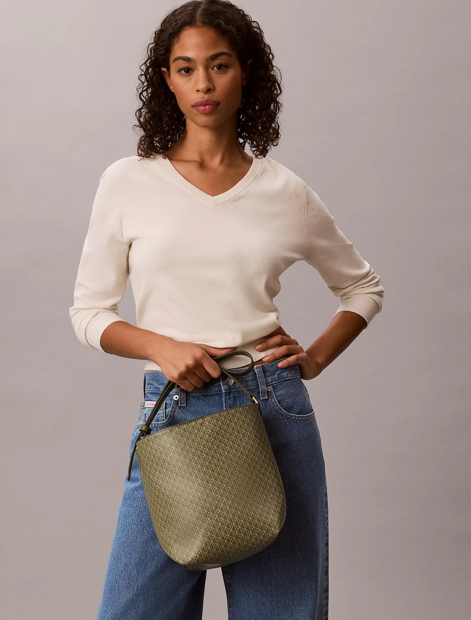 Bucket bag met all-over embleemlogo