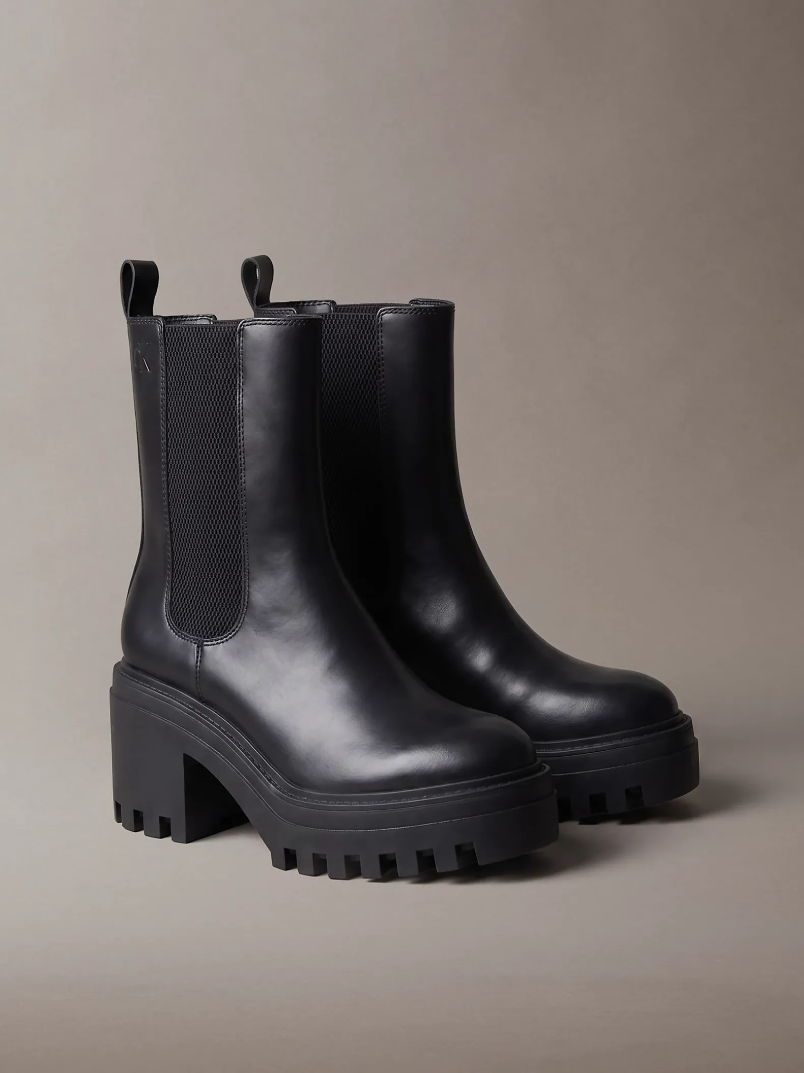 Chunky leren Chelsea-laarzen met hiel