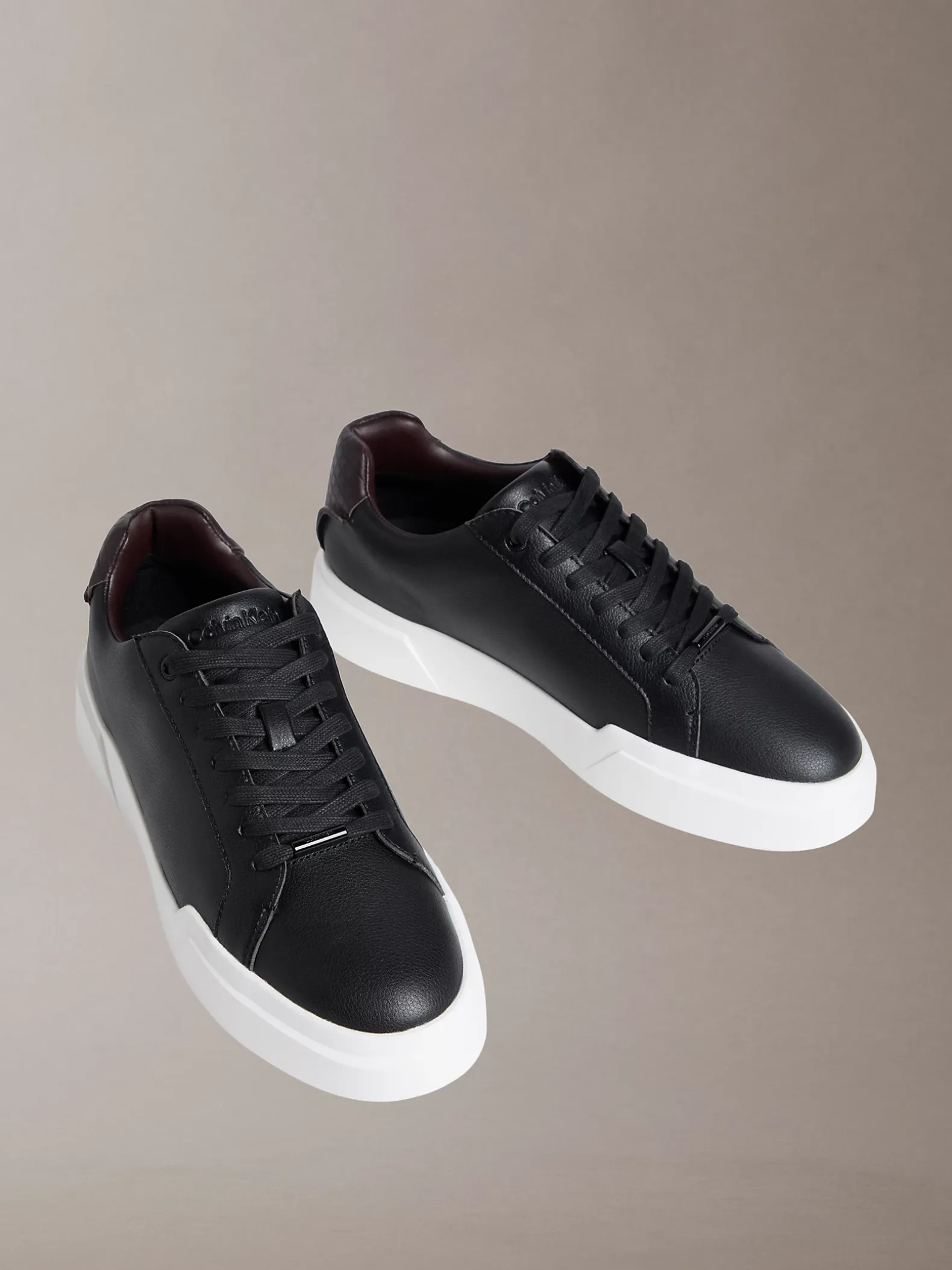 CK Avenue - leren sneakers met logo in reliëf