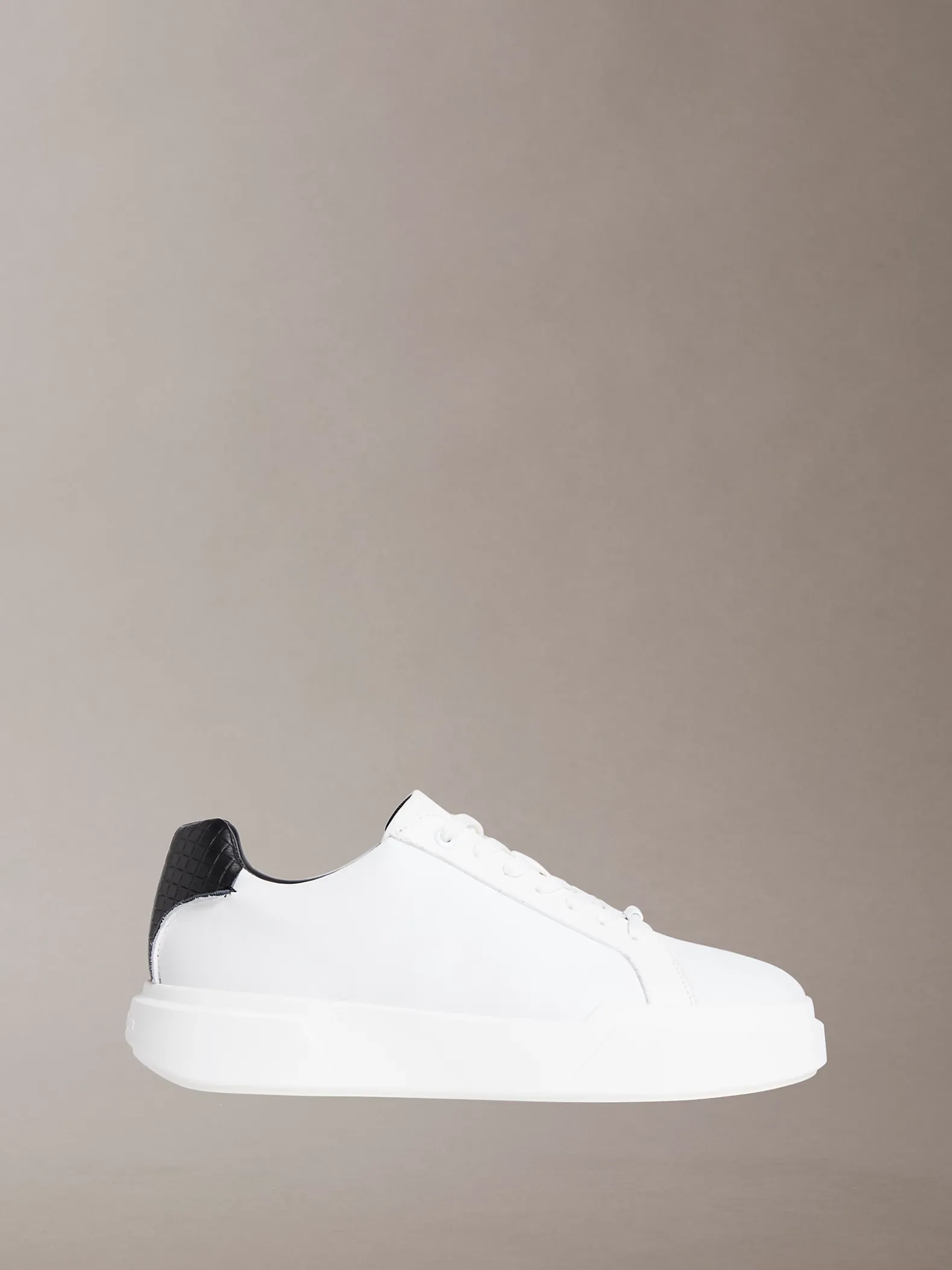 CK Avenue - leren sneakers met logo in reliëf