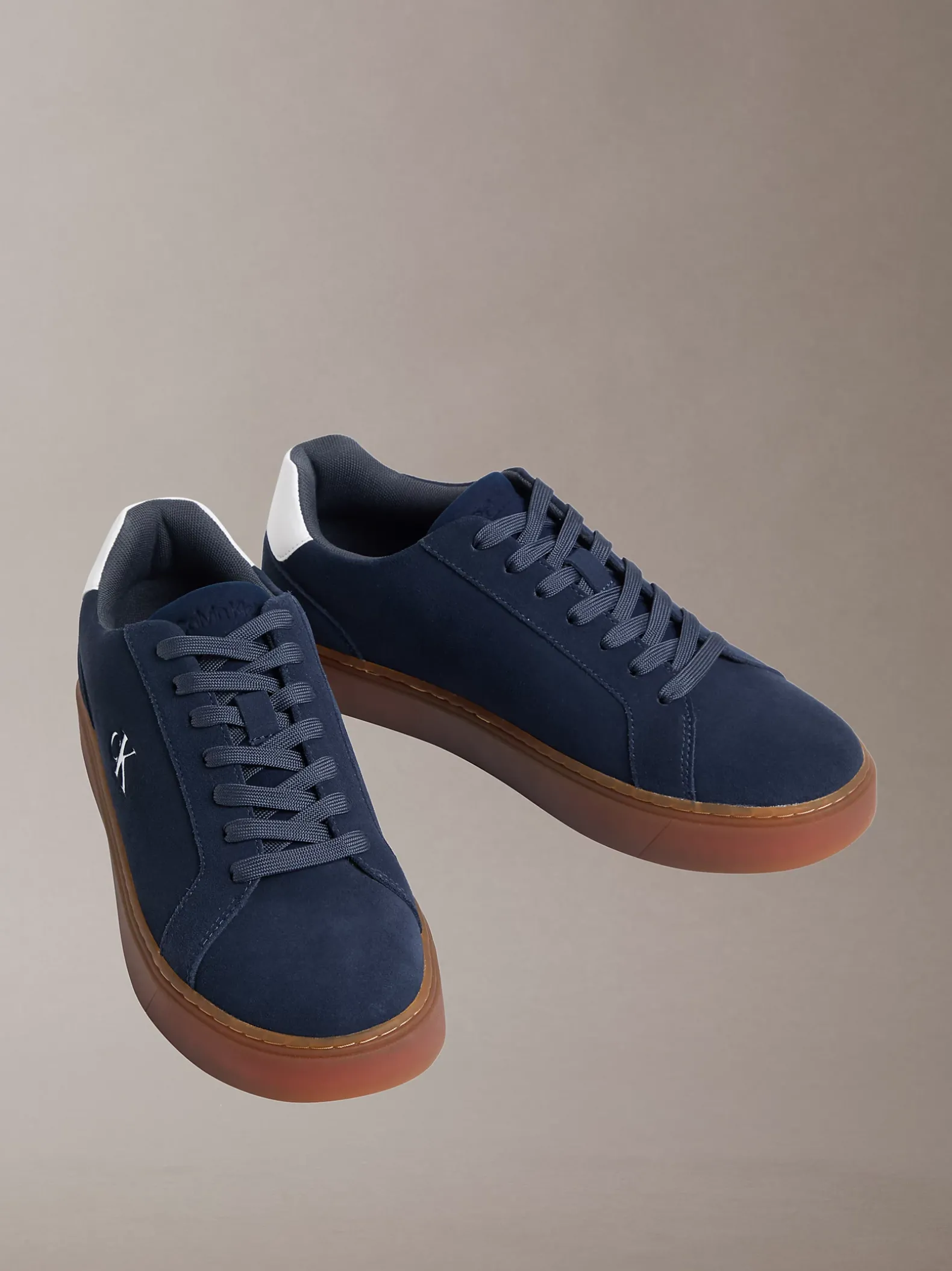 CK Baseline - Signature suède sneakers met logo