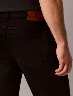 Classic tapered jeans