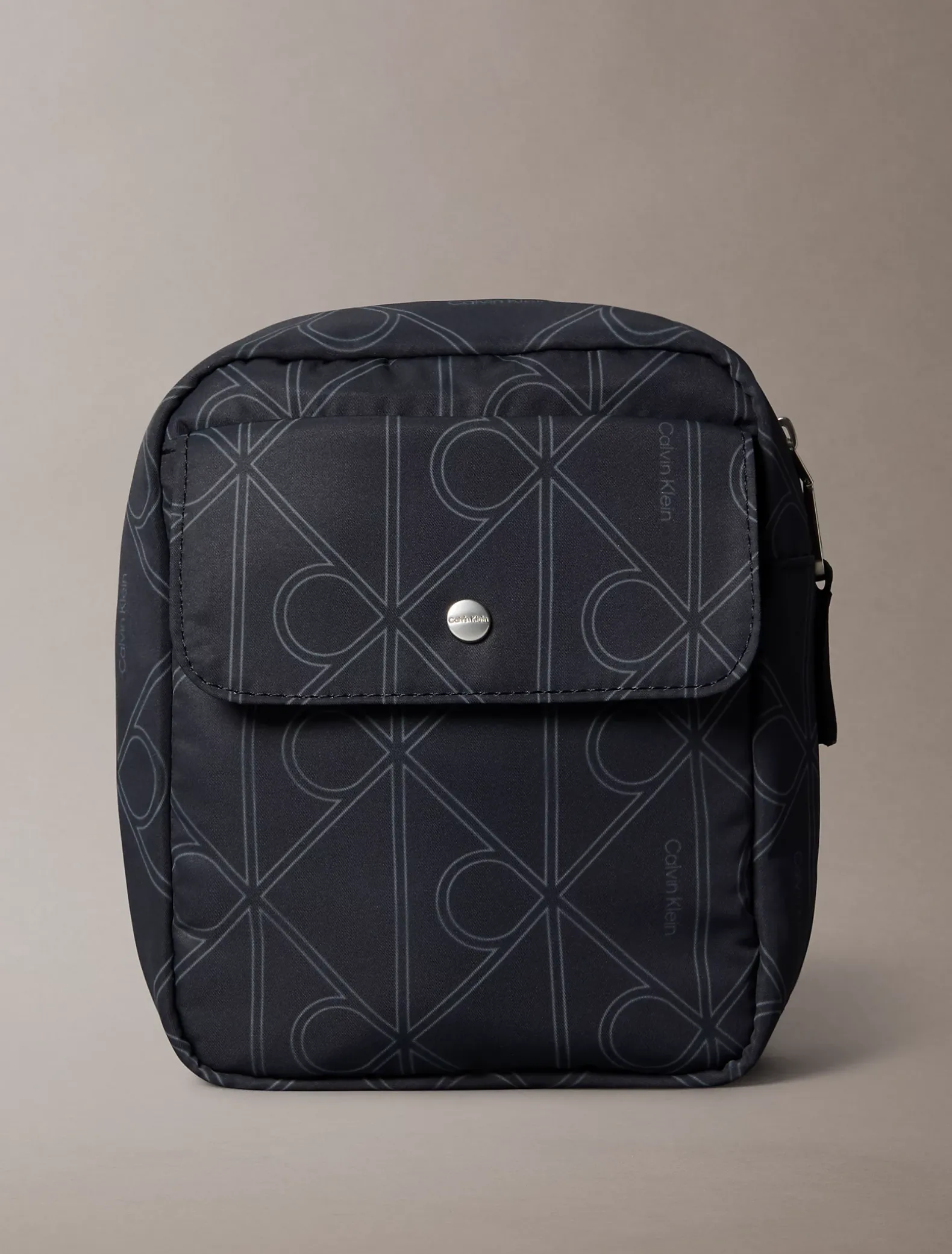 Compacte nylon rugzak met print en logo embleem