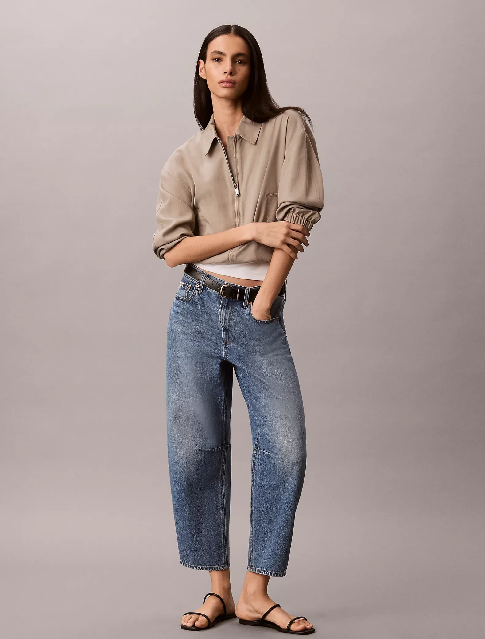 Cropped Barrel Jeans