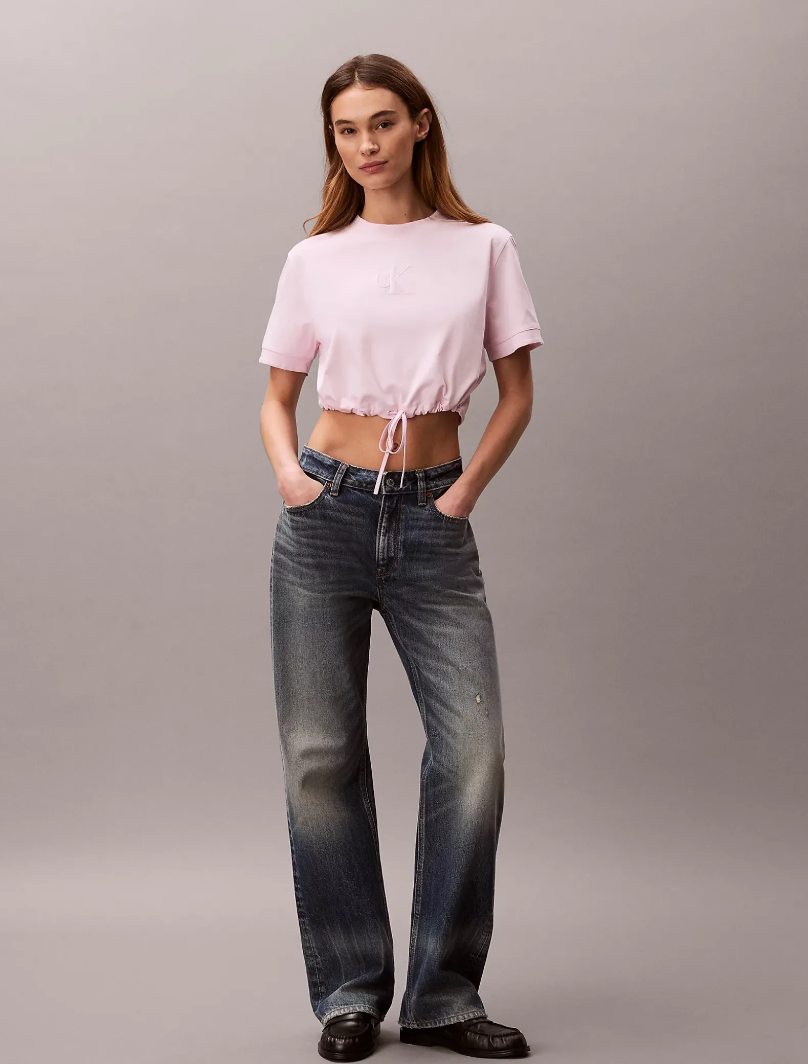 Cropped T-shirt met strik in de taille en logo