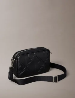Crossbody fototas met embleem in reliëf