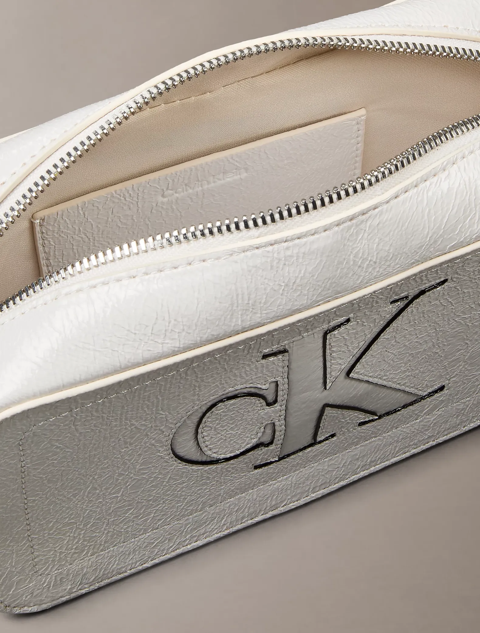 Crossbody tas met kenmerkend monogram