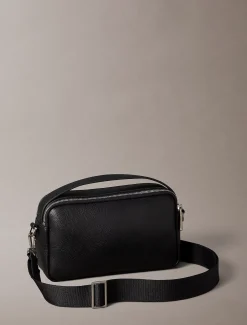 Crossbody tas met logo in reliëf