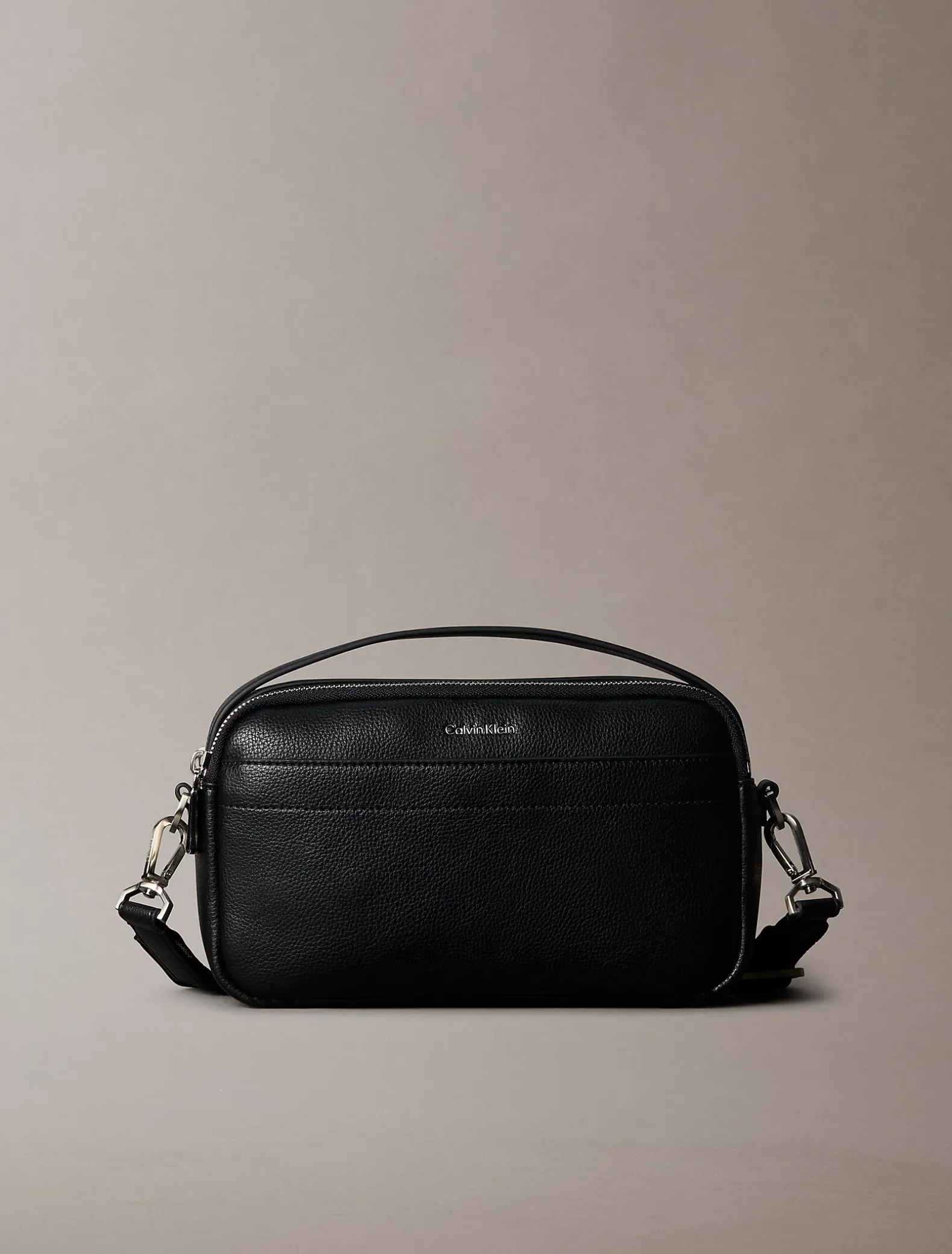 Crossbody tas met logo in reliëf