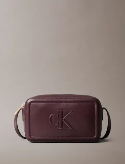 Crossbody tas met monogram in reliëf