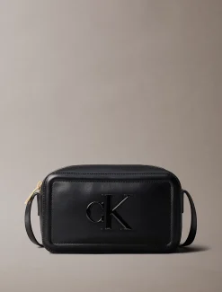 Crossbody tas met monogram in reliëf