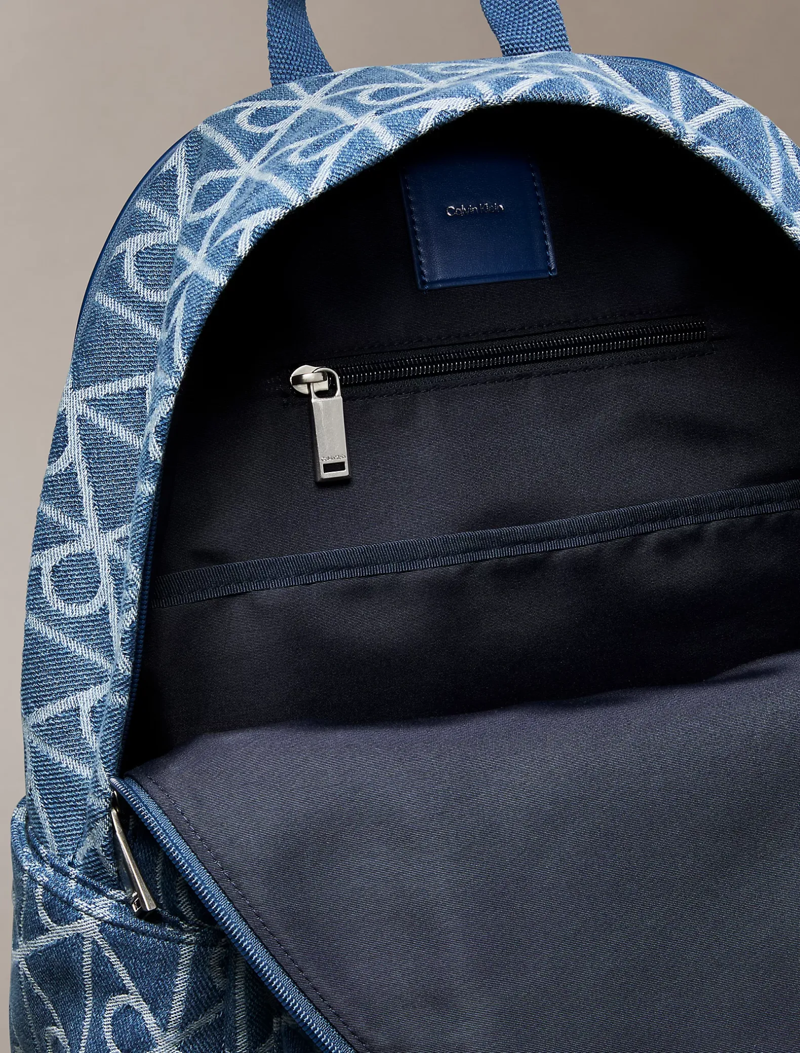 Denim rugzak van jacquard met logo