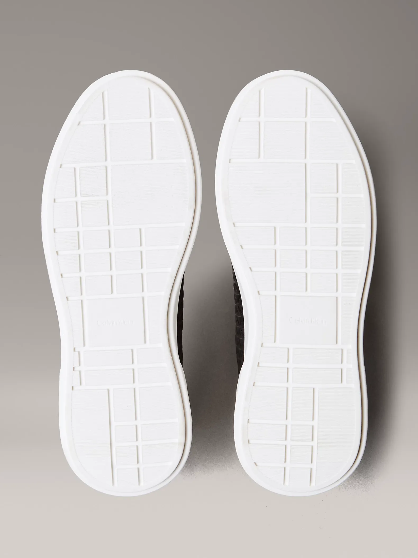 Duurzame grove sneakers met logo en tractie