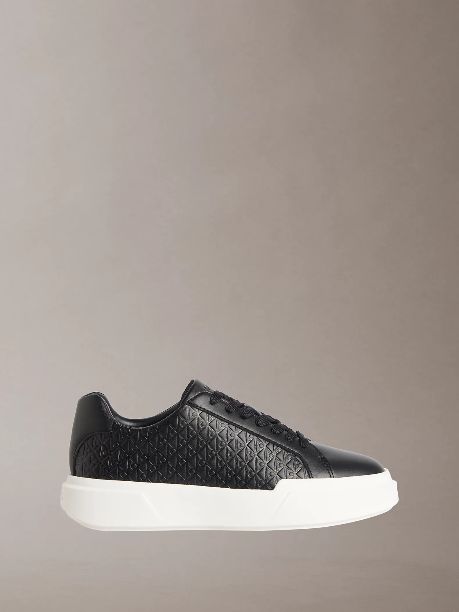 Duurzame grove sneakers met logo en tractie