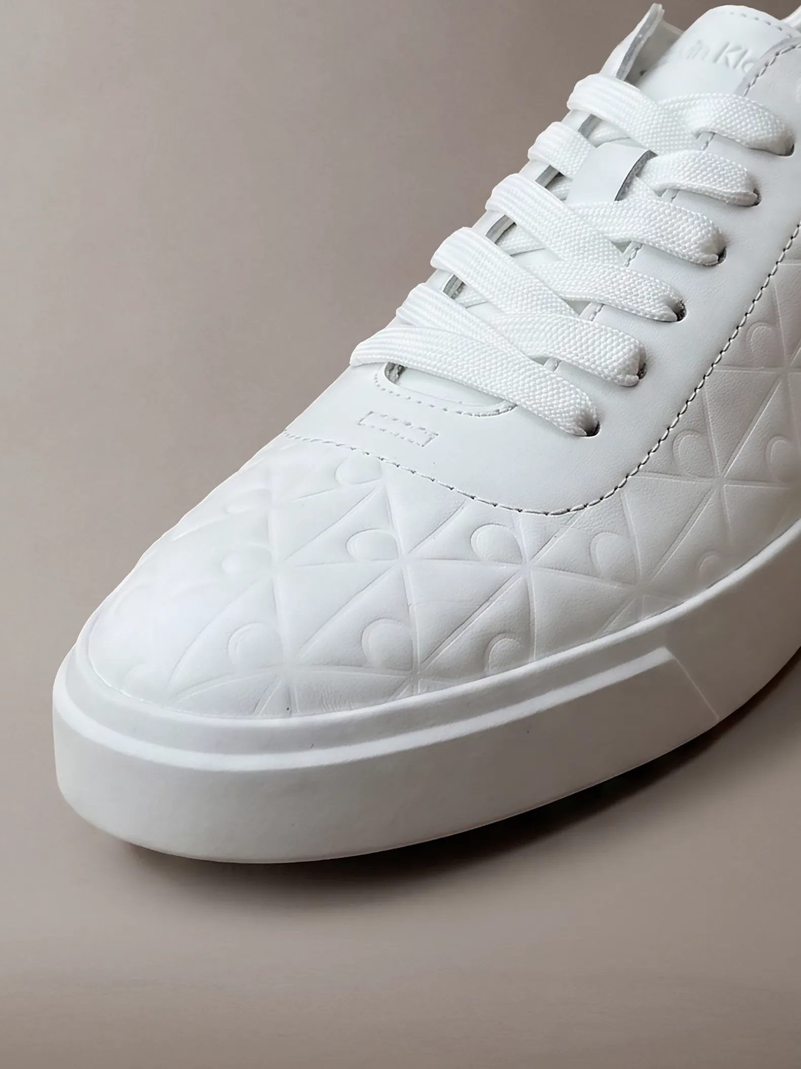 Duurzame grove sneakers met logo en tractie