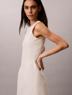 Fit en flare mouwloze halflange jurk
