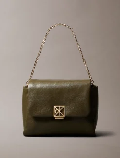 Gewatteerde crossbodytas met embleem en metalen details