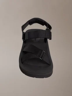Geweven en verstelbare sandalen