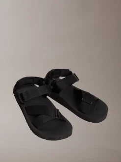 Geweven en verstelbare sandalen