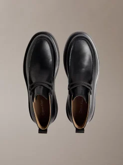 Gladleren veterschoenen met grove zool