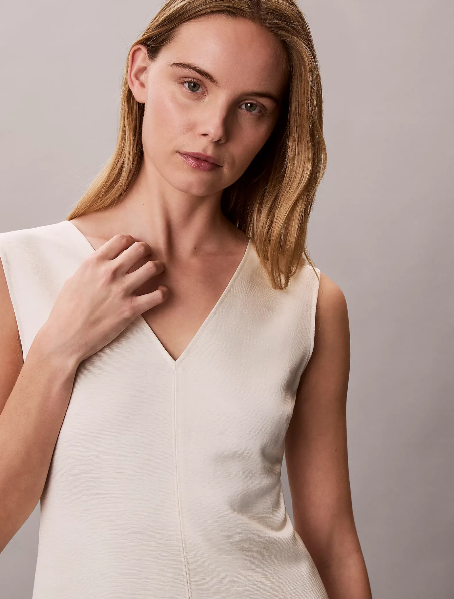 Glanzende mini-jurk met textuur