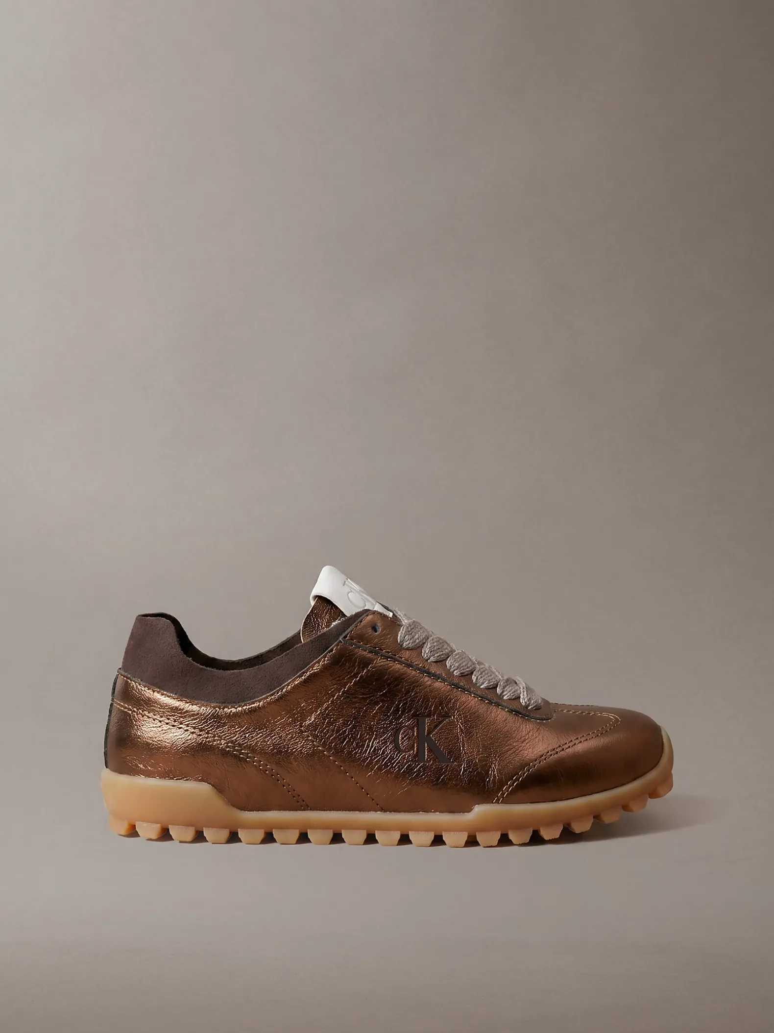 Glanzende, platte hardloopschoenen