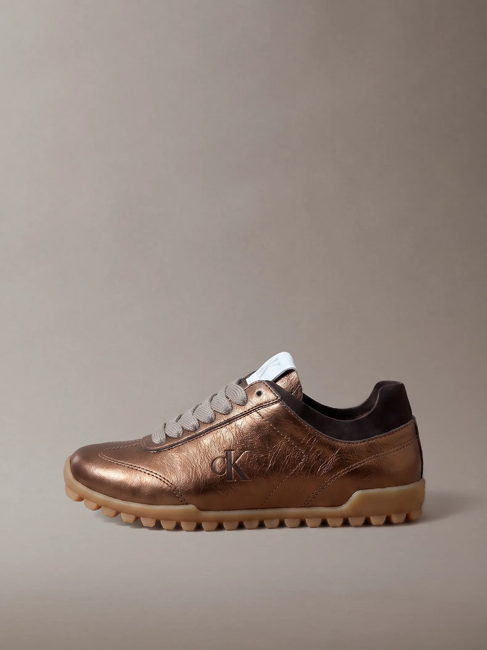 Glanzende, platte hardloopschoenen