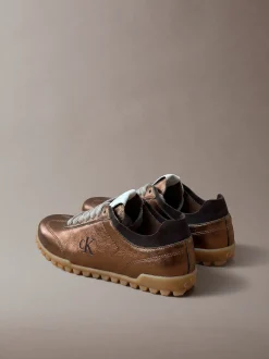 Glanzende, platte hardloopschoenen