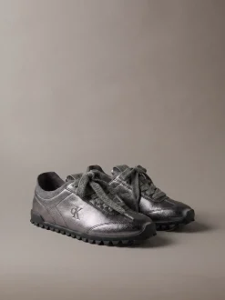 Glanzende, platte hardloopschoenen
