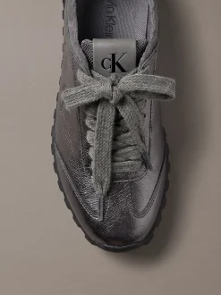 Glanzende, platte hardloopschoenen