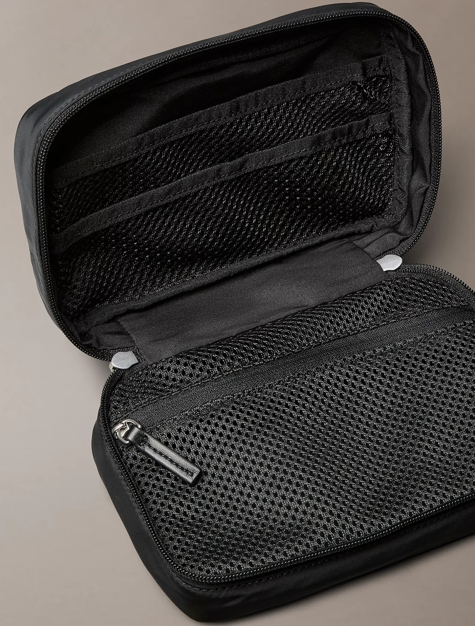 Hangar make-up tas