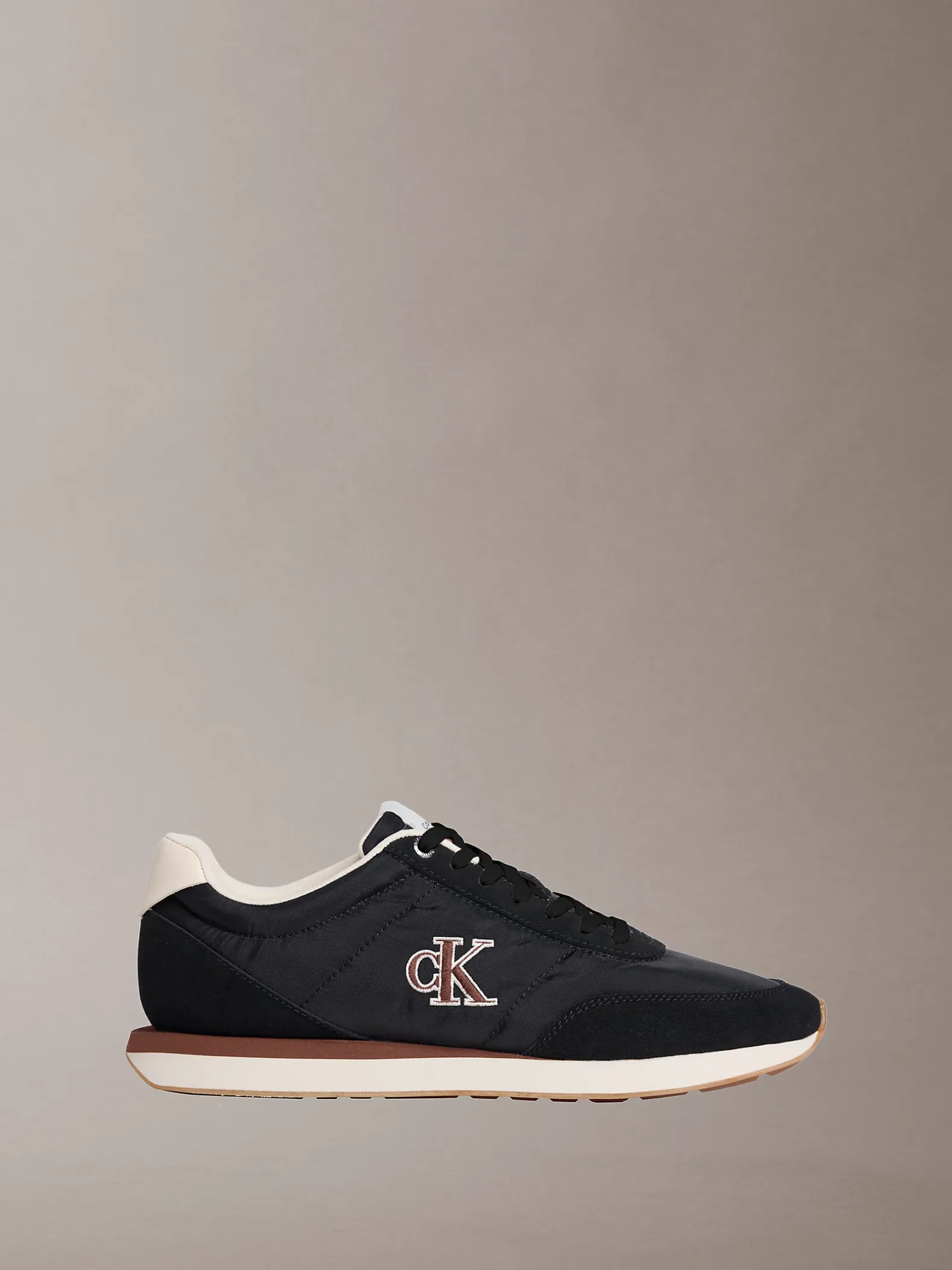 1979 - Hardloopsneakers met signature logo