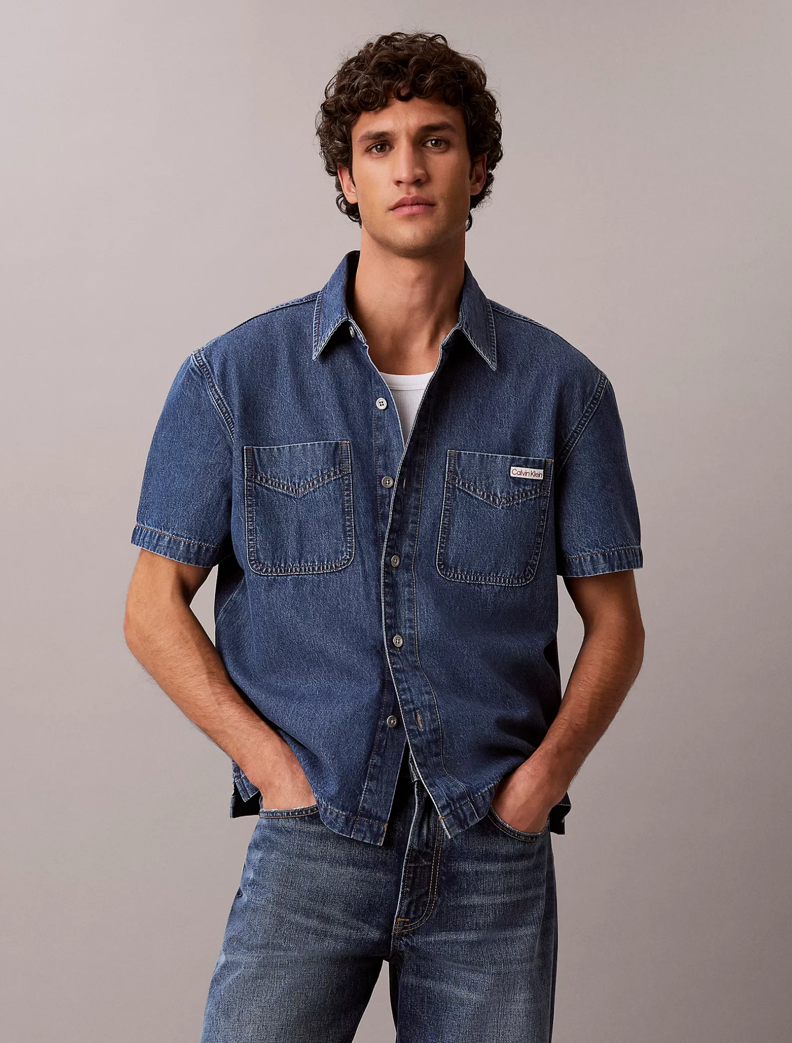 Hoekig denim overhemd met korte mouwen