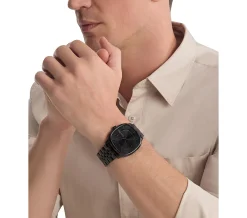 Horloge met vierkante wijzerplaat van zwart verchroomd staal