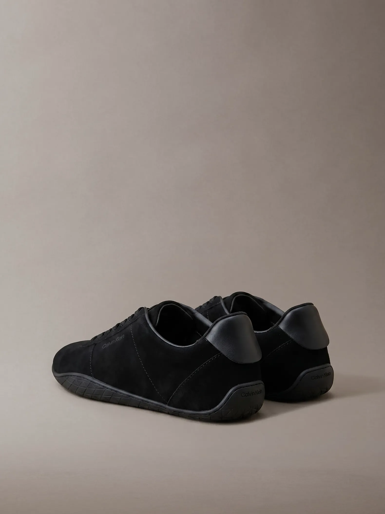 Hybride ballerinaschoenen van suède