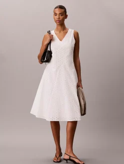 Jurk met V-hals en broderie anglaise