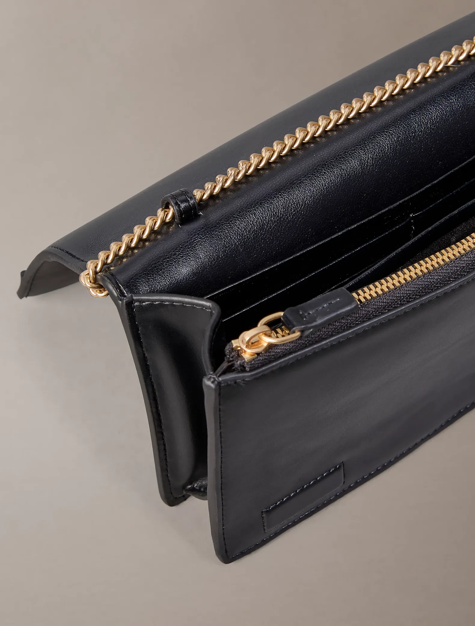 Kettingportemonnee met monogram