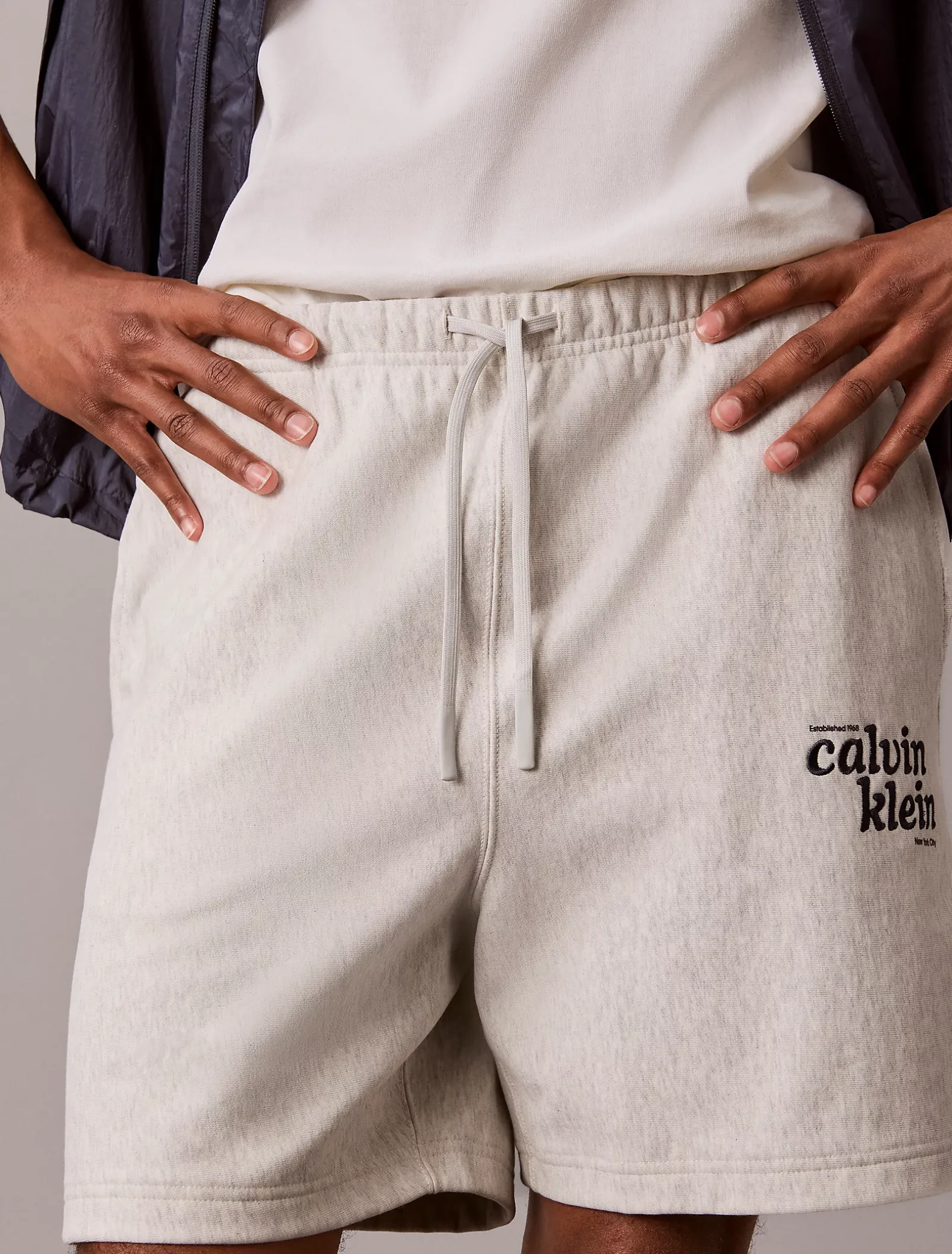 Korte joggingbroek met geborduurd logo