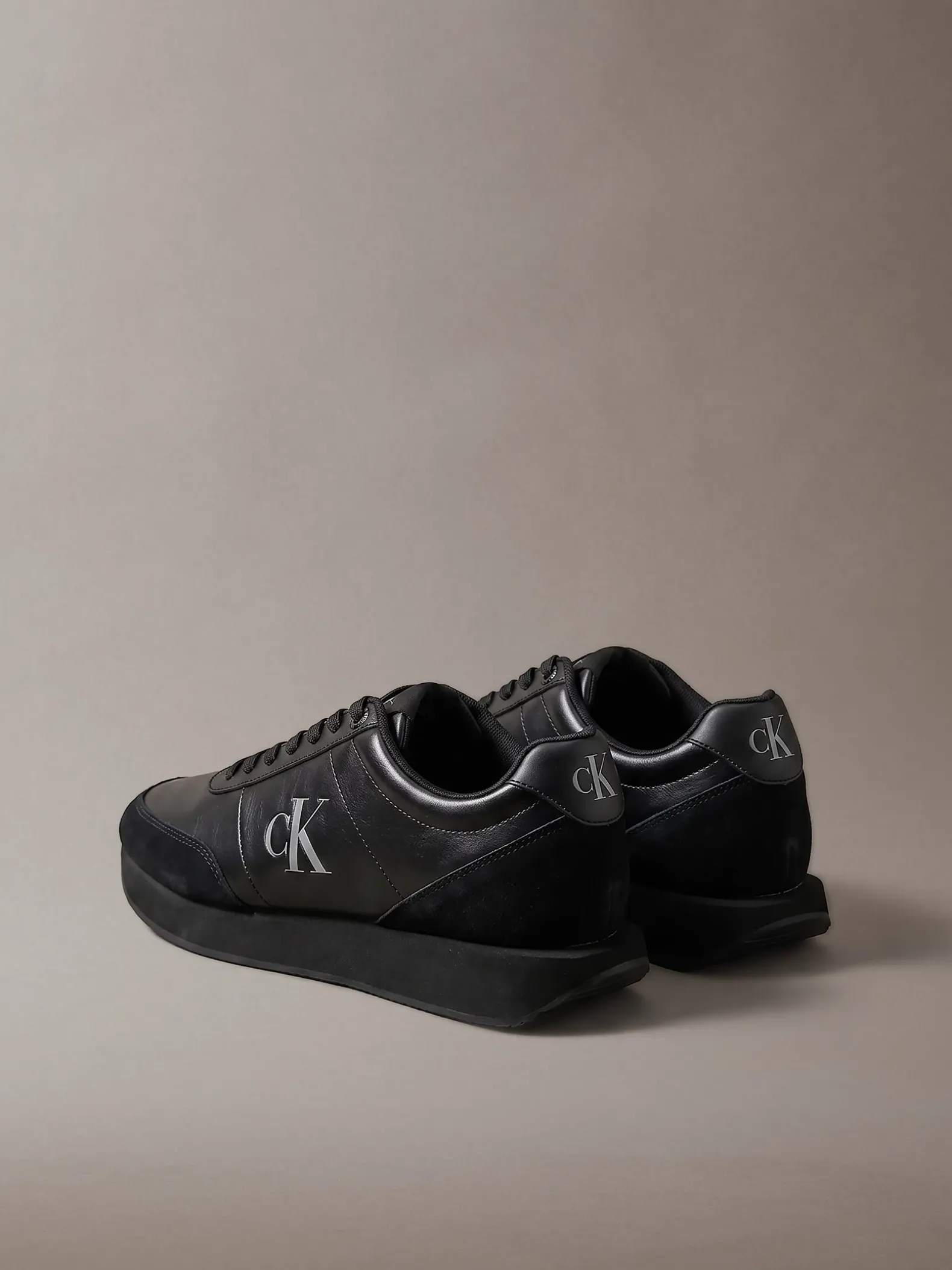 Leren hardloopsneakers met signature logo