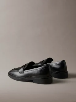 Leren pennyloafers met vierkante punt