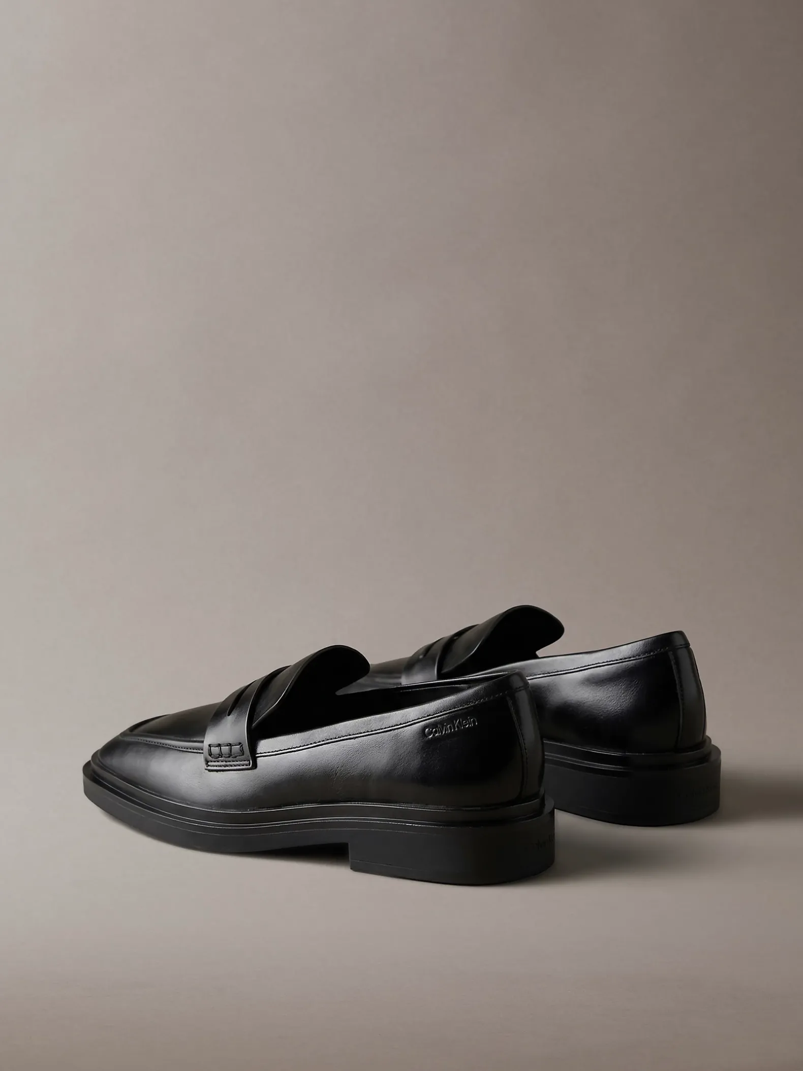 Leren pennyloafers met vierkante punt