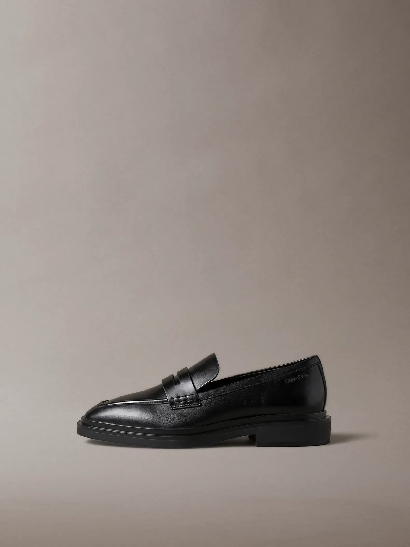 Leren pennyloafers met vierkante punt