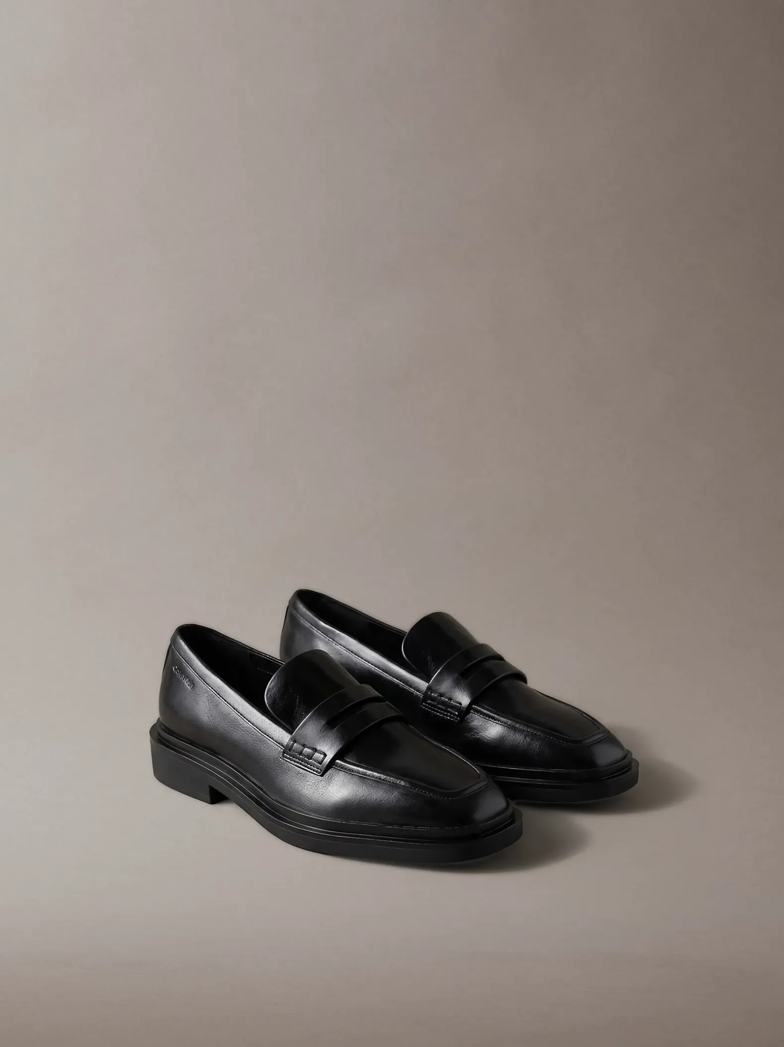 Leren pennyloafers met vierkante punt