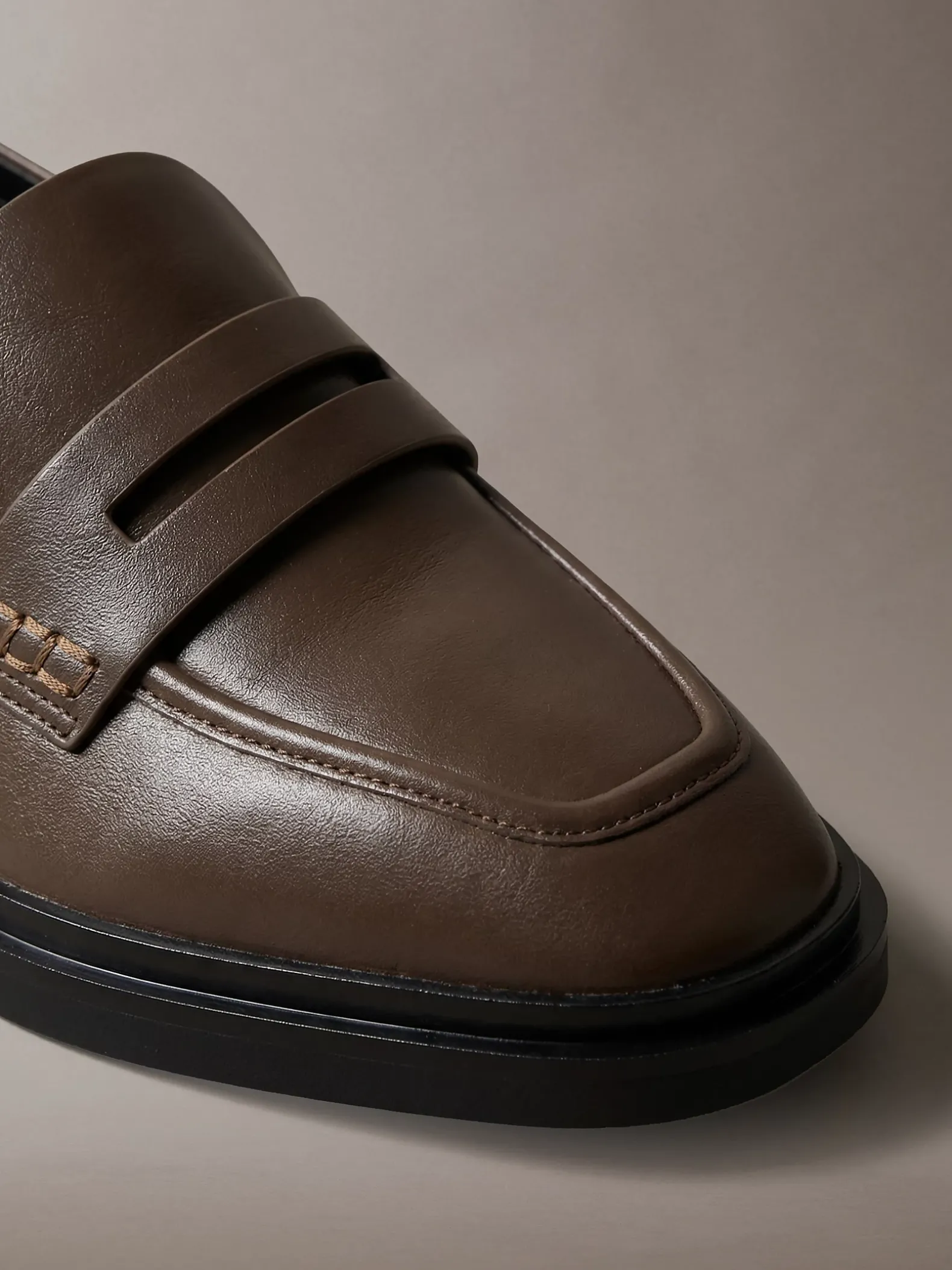 Leren pennyloafers met vierkante punt